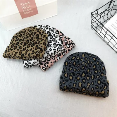 Sombreros hechos punto invierno holgados de encargo al por mayor del invierno del sombrero de la gorrita tejida del leopardo